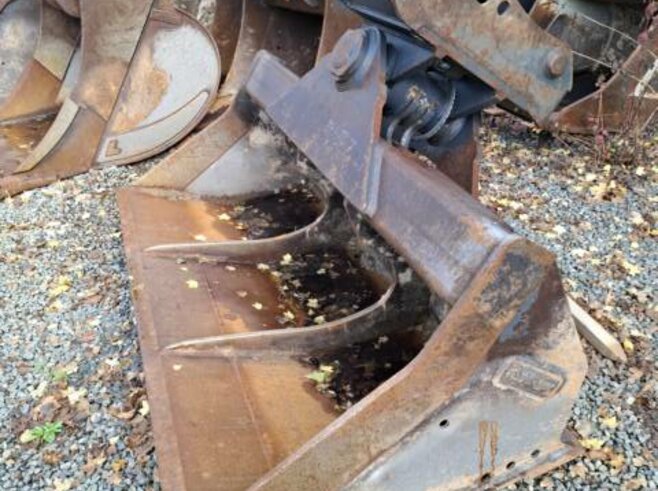 Rädlinger Grabenräumlöffel schwenkbar 2200mm