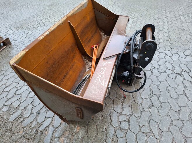 Rädlinger Grabenräumlöffel schwenkbar KGL19H-2000