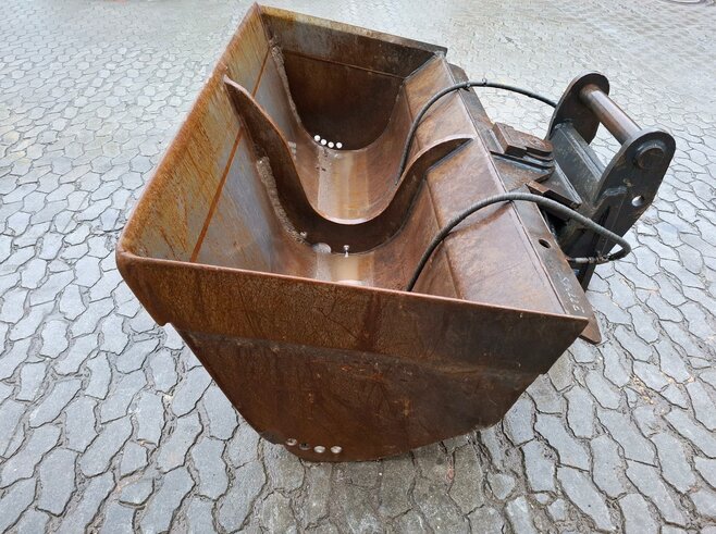 Schwenktieflöffel 2000mm