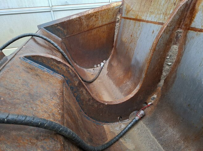 Schwenktieflöffel 2000mm