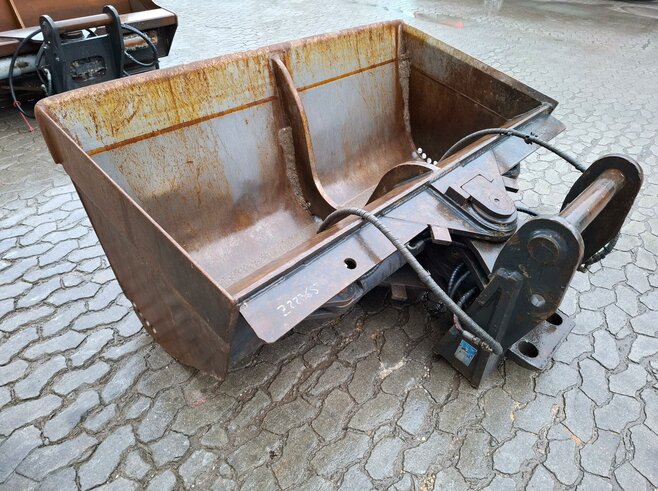 Schwenktieflöffel 2000mm