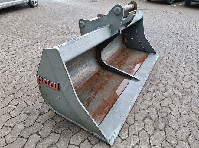 Paal Grabenräumlöffel starr 2200