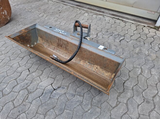 Grabenräumlöffel schwenkbar 1400mm