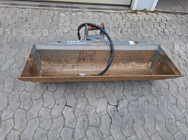 Grabenräumlöffel schwenkbar 1400mm