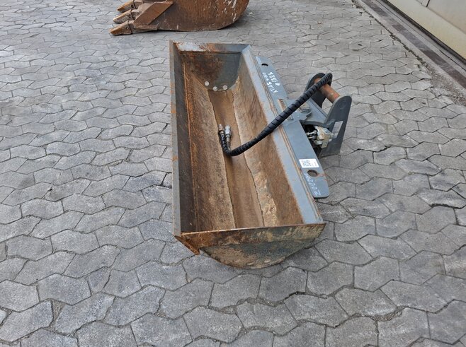 Grabenräumlöffel schwenkbar 1400mm