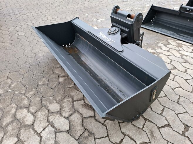 Rädlinger Grabenräumlöffel schwenkbar 1400mm KGL05H-1400