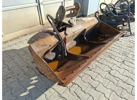 Grabenräumlöffel schwenkbar 1200mm