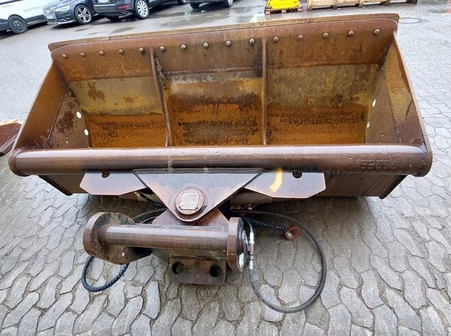 LRT Grabenräumlöffel schwenkbar 2400mm