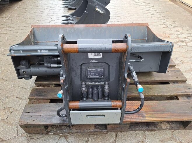 Rädlinger Grabenräumlöffel schwenkbar 1000mm KGL02H-1000