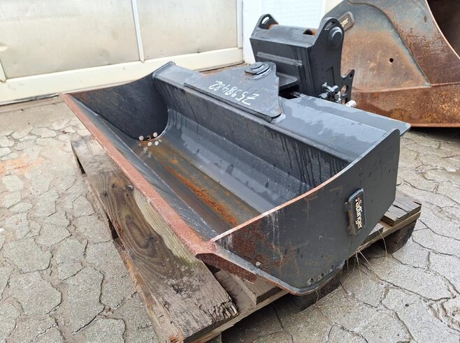 Rädlinger Grabenräumlöffel schwenkbar 1000mm KGL02H-1000