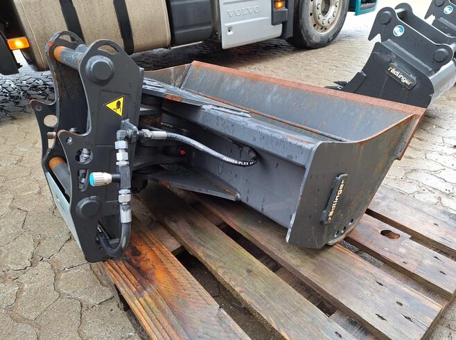 Rädlinger Grabenräumlöffel schwenkbar 1000mm KGL02H-1000