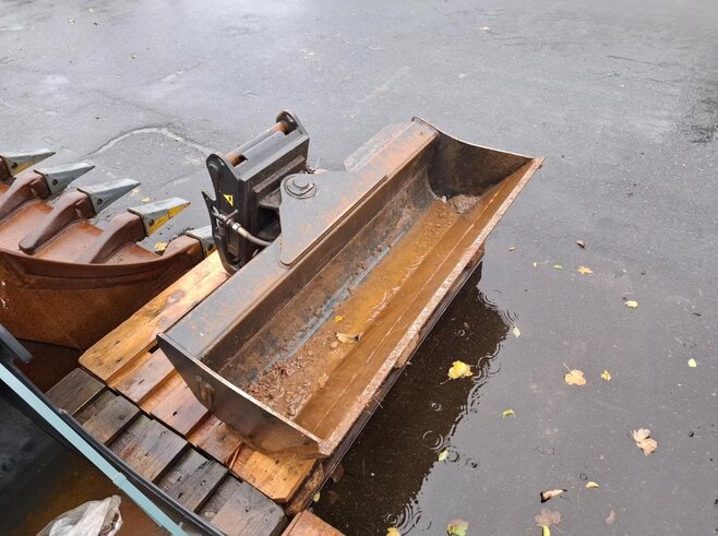 Rädlinger Grabenräumlöffel schwenkbar KGL03H-1200