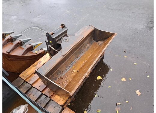 Rädlinger Grabenräumlöffel schwenkbar KGL03H-1200