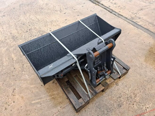 Rädlinger Grabenräumlöffel schwenkbar KGL05H-1400