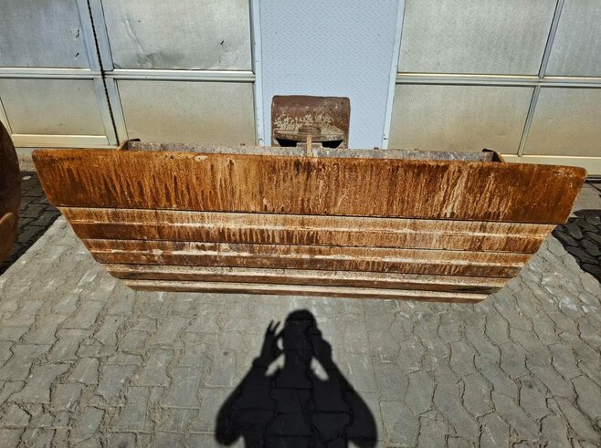 Winkelbauer Grabenräumlöffel schwenkbar 2000mm