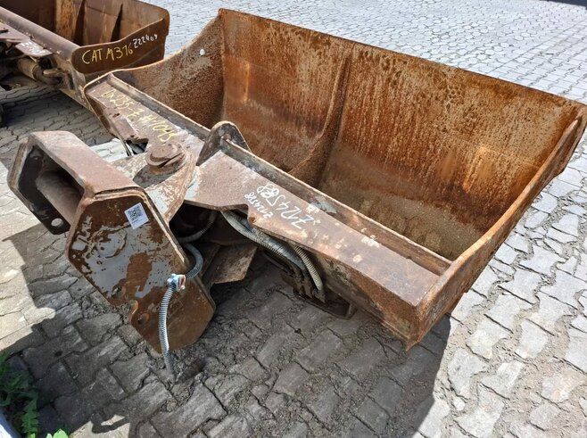 Winkelbauer Grabenräumlöffel schwenkbar 2000mm