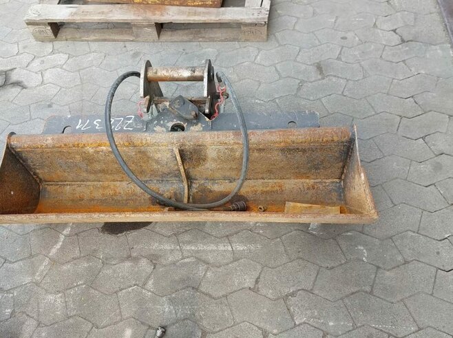 Grabenräumlöffel schwenkbar 1200mm