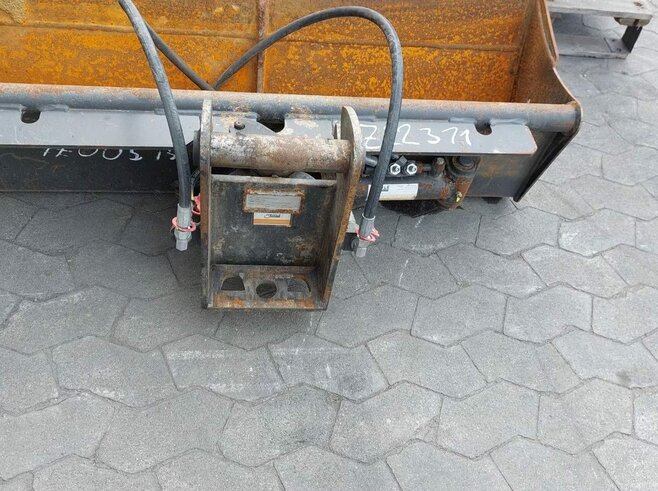 Grabenräumlöffel schwenkbar 1200mm