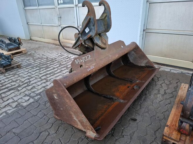 Grabenräumlöffel schwenkbar 1800mm