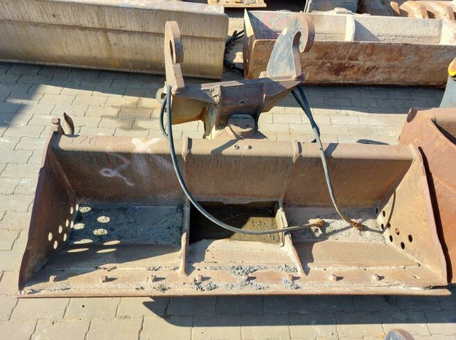 Grabenräumlöffel schwenkbar 2000 mm, CW40