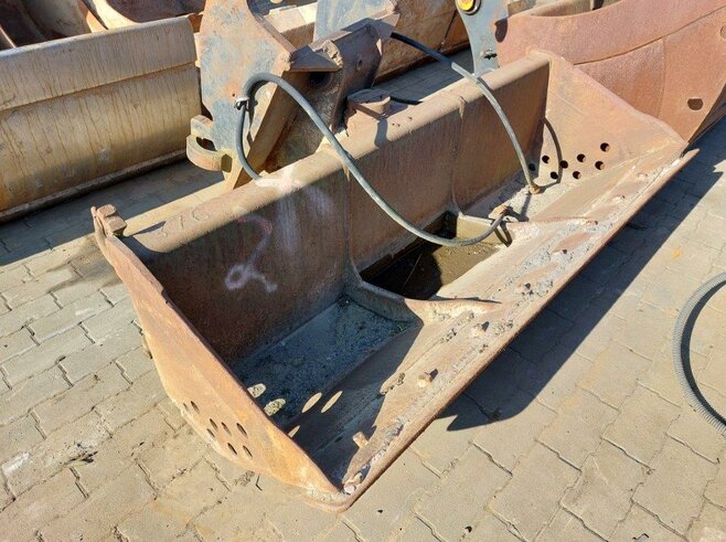 Grabenräumlöffel schwenkbar 2000 mm, CW40