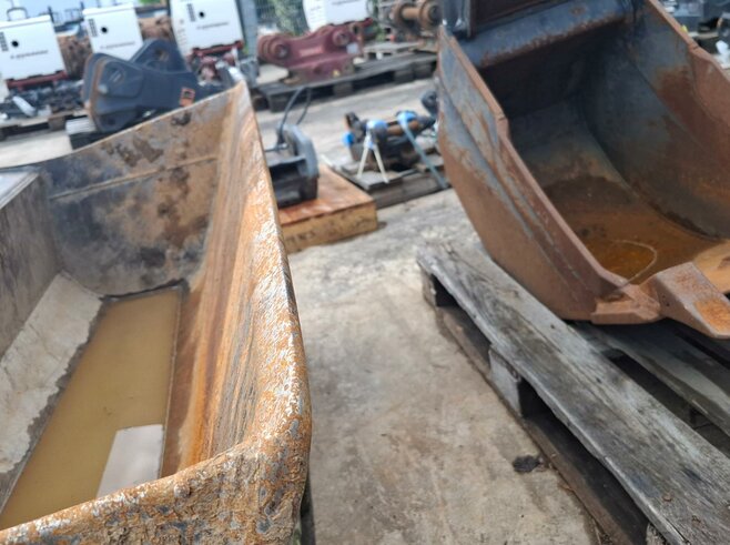 Rädlinger Grabenräumlöffel schwenkbar 1500mm