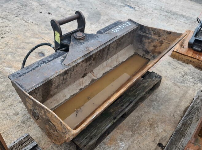 Rädlinger Grabenräumlöffel schwenkbar 1500mm