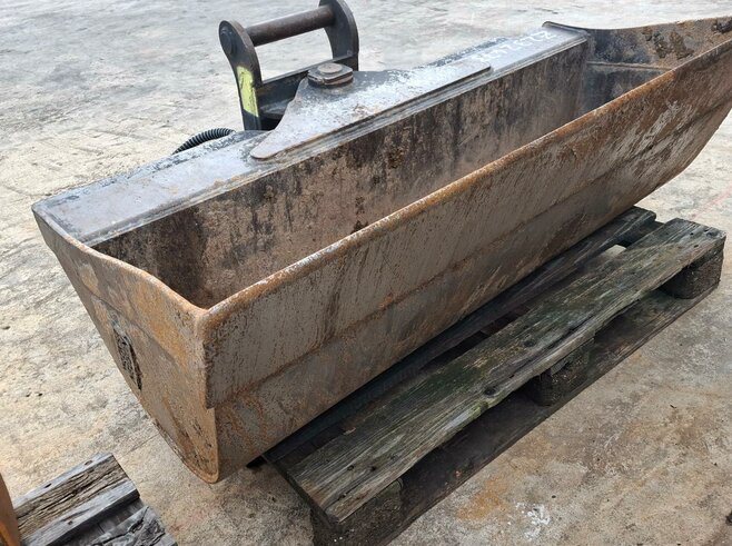 Rädlinger Grabenräumlöffel schwenkbar 1500mm