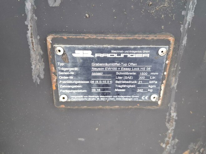 Rädlinger Grabenräumlöffel schwenkbar 1500mm