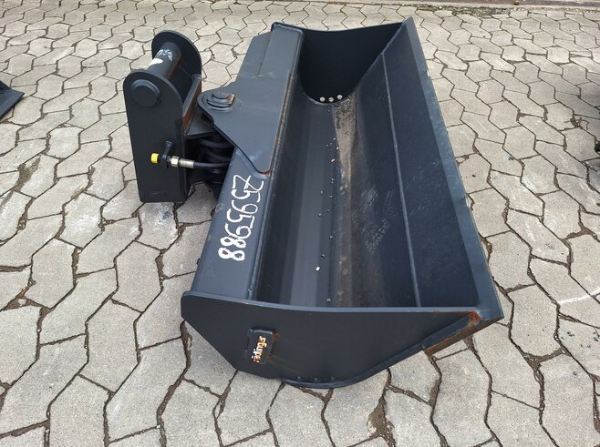Rädlinger Grabenräumlöffel schwenkbar 1200 mm KGL03H-1200