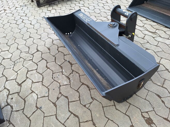 Rädlinger Grabenräumlöffel schwenkbar 1200 mm KGL03H-1200