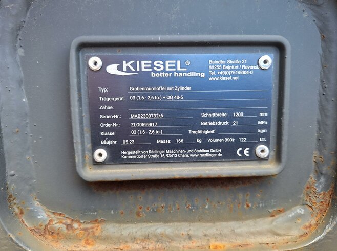 Rädlinger Grabenräumlöffel schwenkbar 1200 mm KGL03H-1200