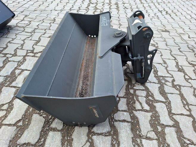 Rädlinger Grabenräumlöffel schwenkbar 1200 mm KGL03H-1200