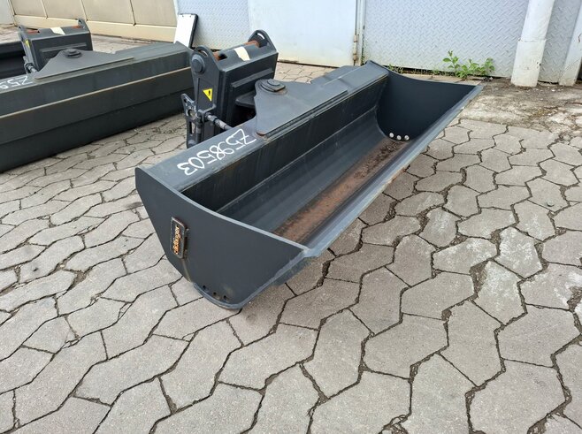 Rädlinger Grabenräumlöffel schwenkbar 1200mm KGL03H-1200