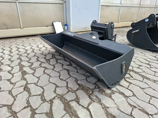 Rädlinger Grabenräumlöffel schwenkbar 1200mm KGL03H-1200