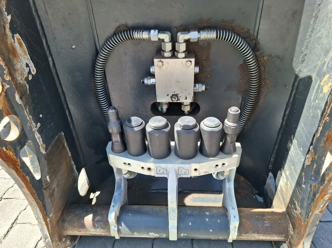 Kaiser Grabenräumlöffel schwenkbar 2200mm