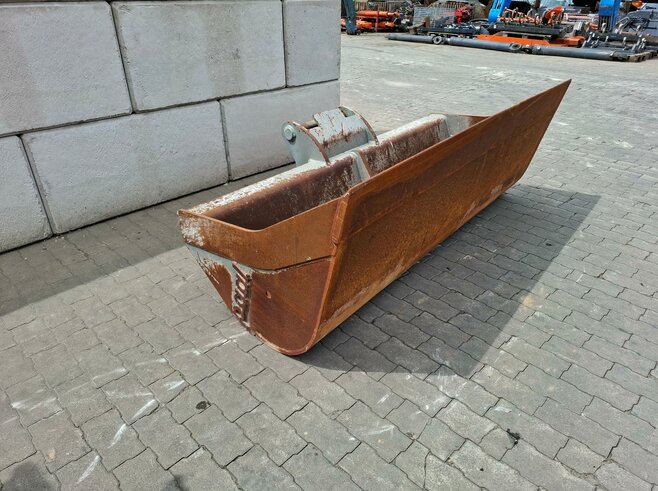 Paal Grabenräumlöffel Starr 2200mm