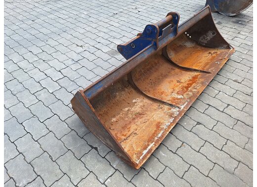 ZFE Grabenräumlöffel Starr 1800mm