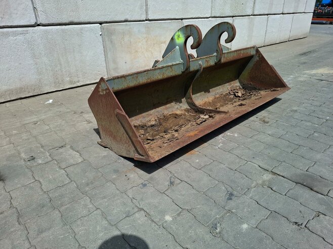Reschkatec Grabenräumlöffel Starr 1500mm