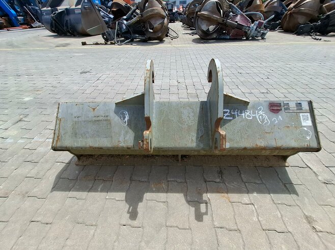 Reschkatec Grabenräumlöffel Starr 1500mm