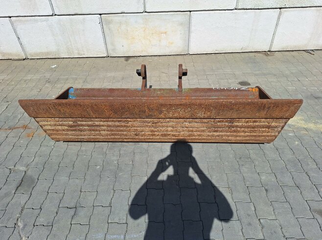 Grabenräumlöffel Starr 1800mm