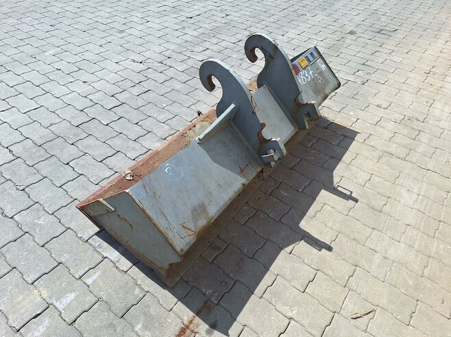 Reschkatec Grabenräumlöffel Starr 1500 mm