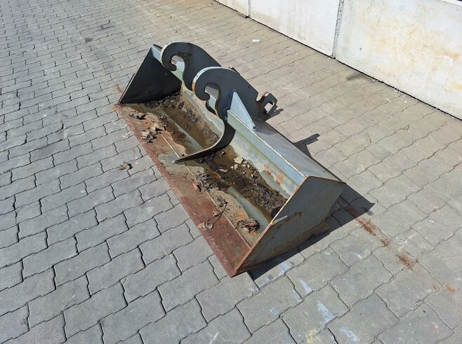 Reschkatec Grabenräumlöffel Starr 1500 mm