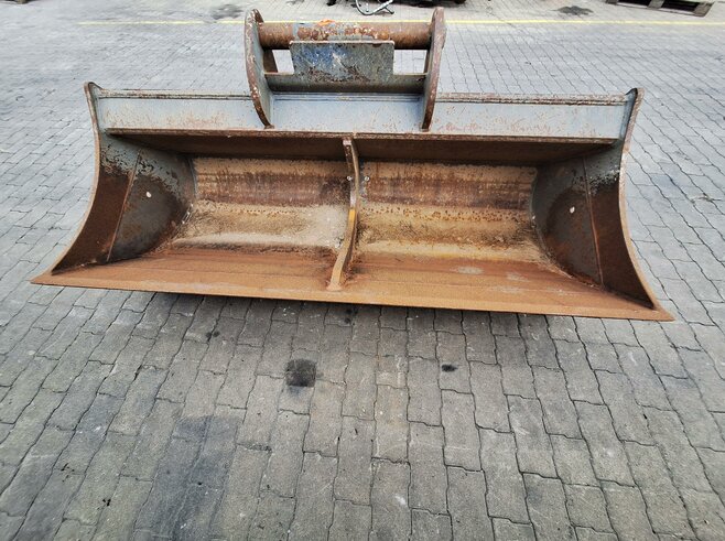 Rädlinger Grabenräumlöffel Starr 2000 mm