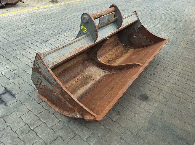 Rädlinger Grabenräumlöffel Starr 2000 mm