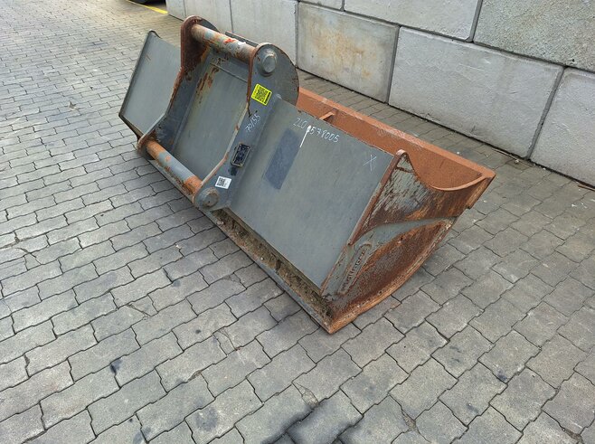 Rädlinger Grabenräumlöffel Starr 2000 mm