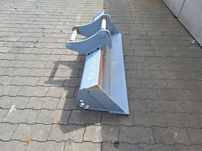 KTEG Grabenräumlöffel Starr 1200mm