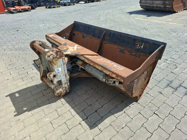 Rädlinger Grabenräumlöffel schwenkbar 2000mm