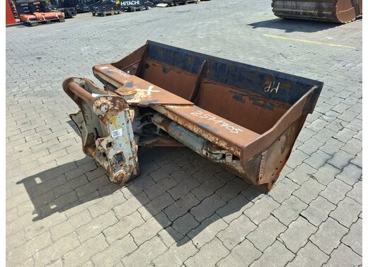 Rädlinger Grabenräumlöffel schwenkbar 2000mm
