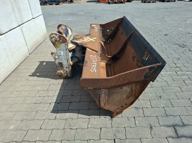 Rädlinger Grabenräumlöffel schwenkbar 2000mm